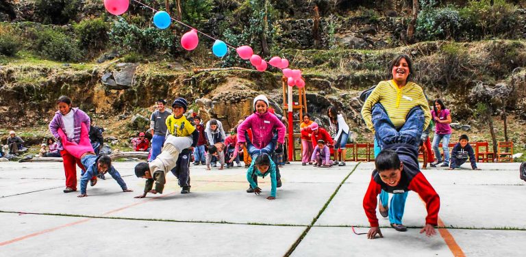 Christmas games in Huancaya
