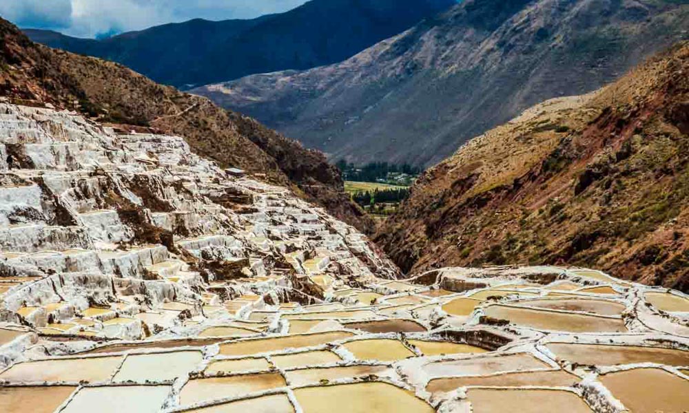 Salt mines cusco Maras