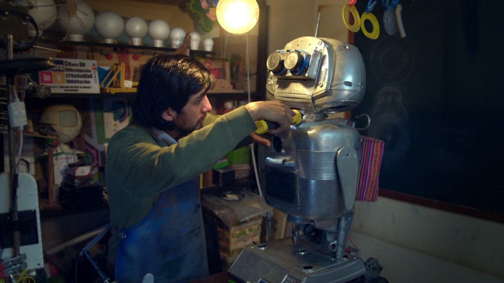 Kipi, the Quechua-speaking robot